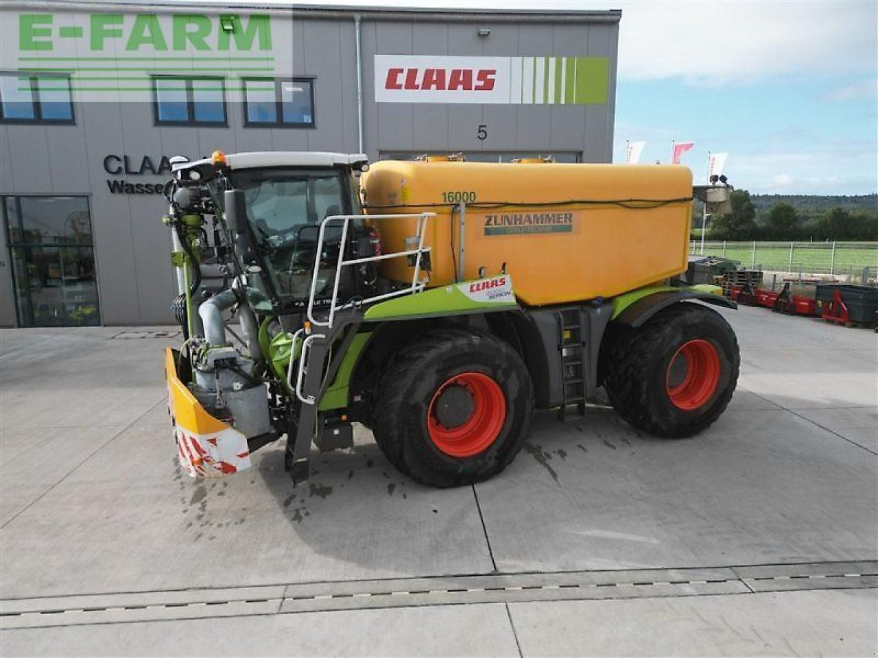 CLAAS xerion 4000 saddle trac SADDLE TRAC - Farm tractor: picture 2 CLAAS xerion 4000 saddle trac SADDLE TRAC - Farm tractor: picture 2