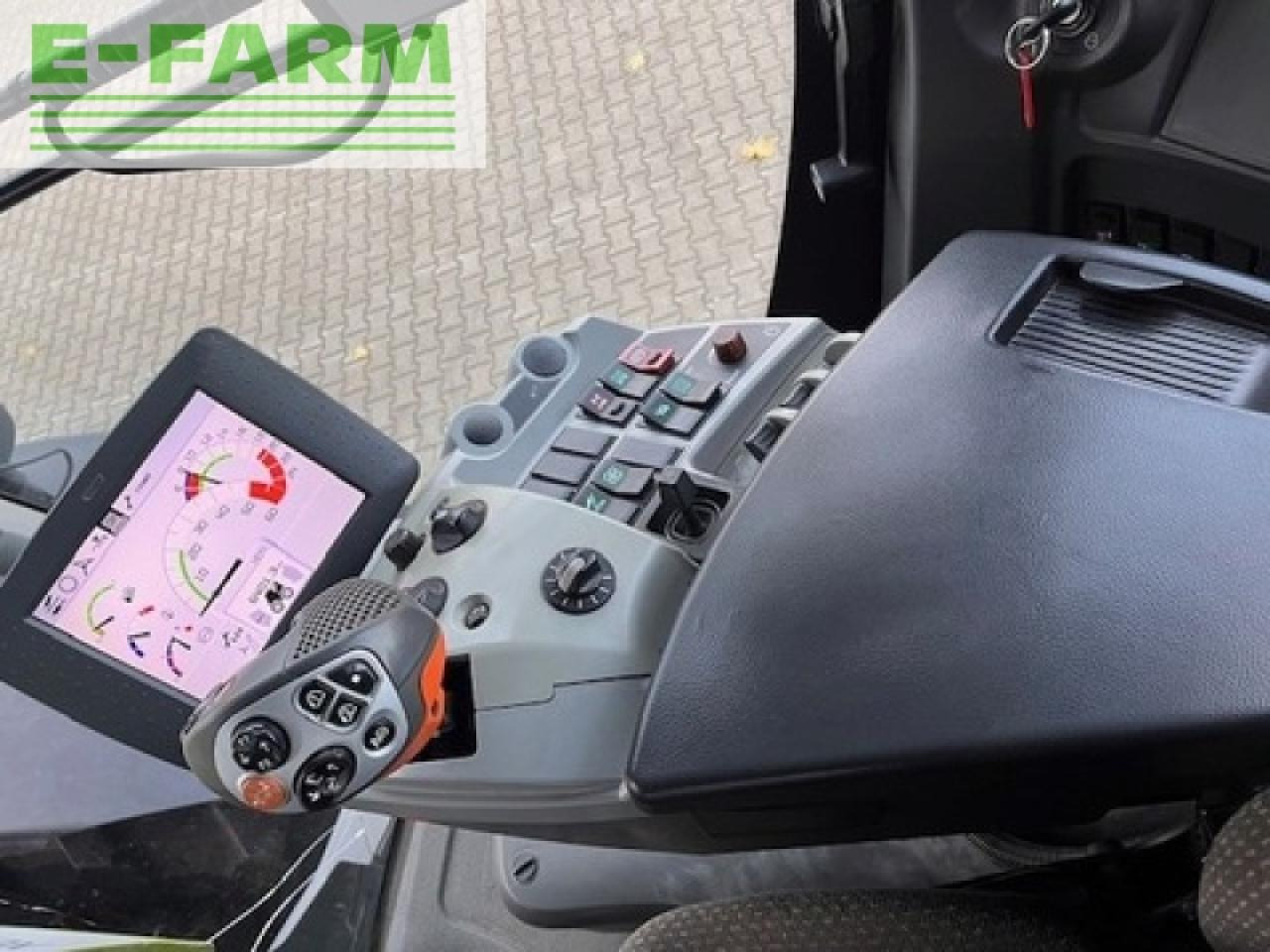 CLAAS xerion 4000 trac vc TRAC VC - Farm tractor: picture 5 CLAAS xerion 4000 trac vc TRAC VC - Farm tractor: picture 5