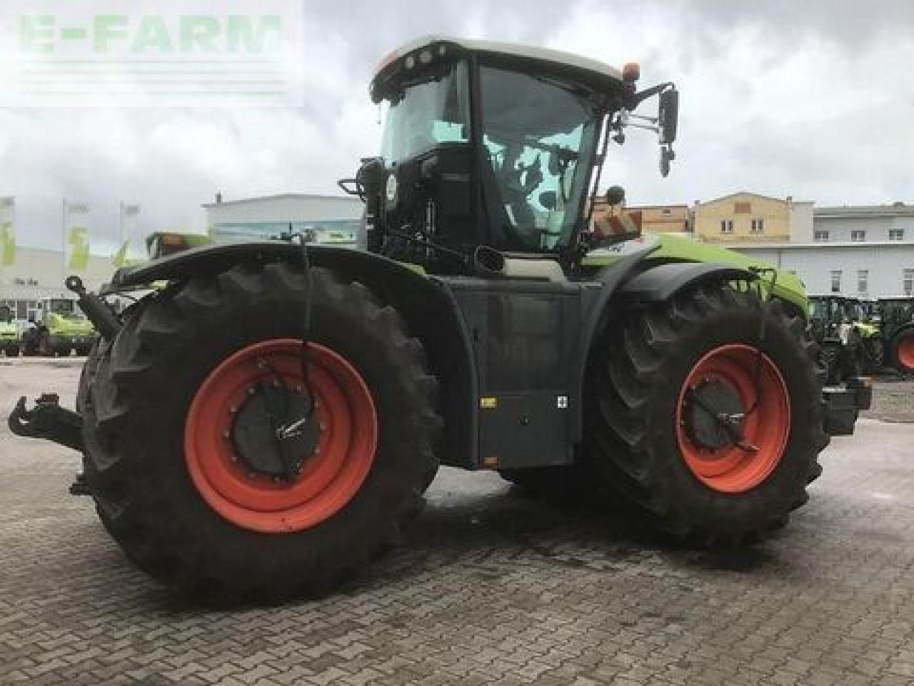 CLAAS xerion 4200 trac vc TRAC VC - Farm tractor: picture 3 CLAAS xerion 4200 trac vc TRAC VC - Farm tractor: picture 3