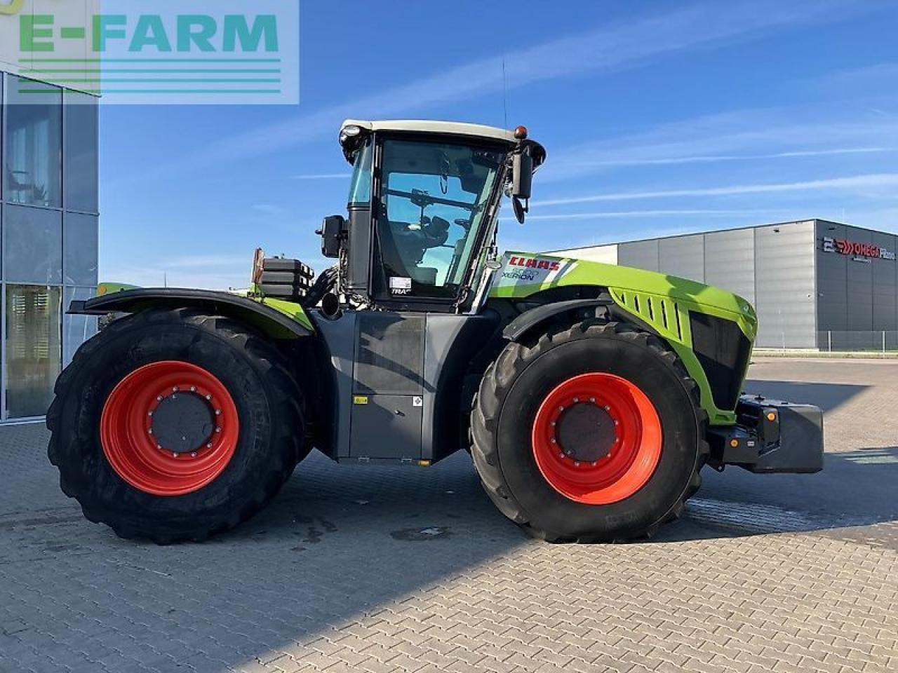 CLAAS xerion 5000 - Farm tractor: picture 2 CLAAS xerion 5000 - Farm tractor: picture 2
