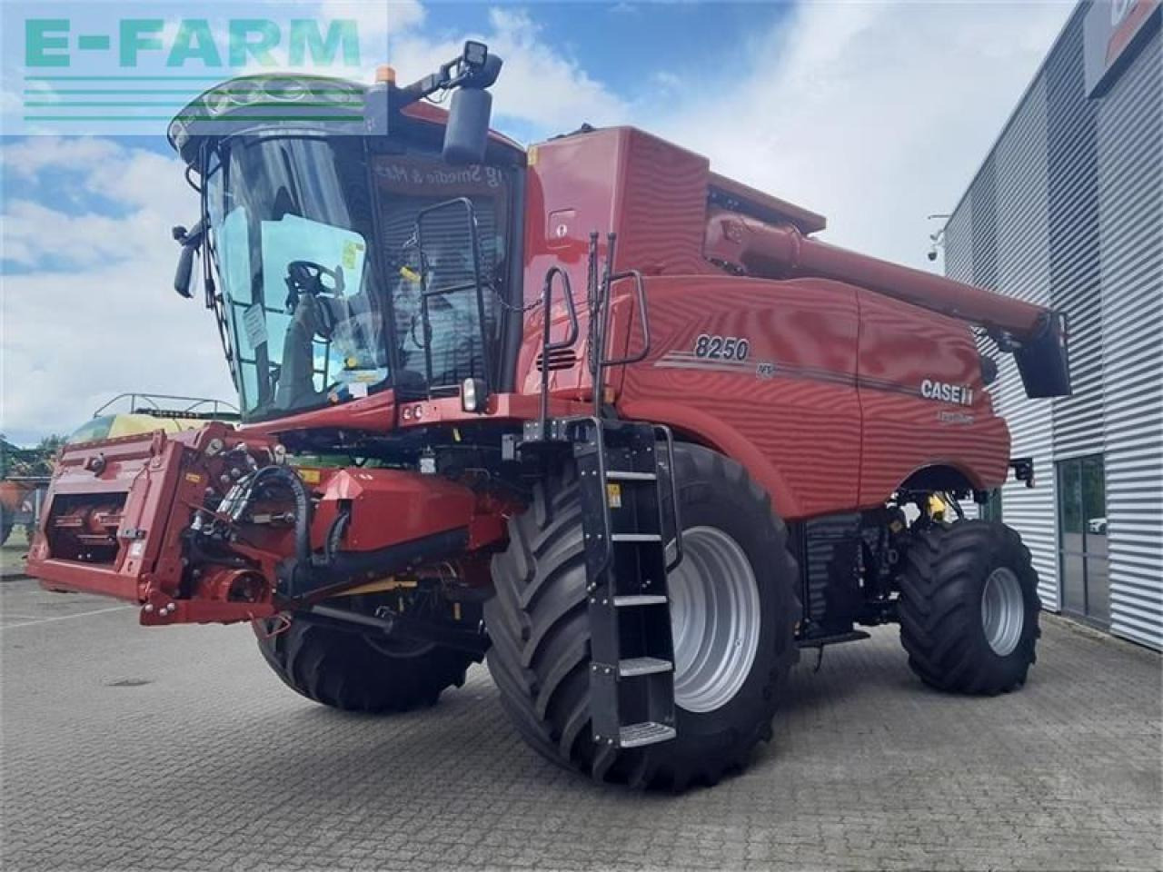 Case-IH 8250 kampagnepris axial-flow 8250 med 35 fod varioskærebord - Combine harvester: picture 4 Case-IH 8250 kampagnepris axial-flow 8250 med 35 fod varioskærebord - Combine harvester: picture 4