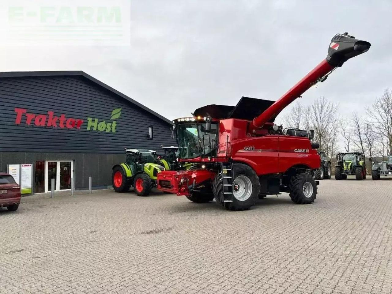 Case-IH axial flow 8250 - Combine harvester: picture 1 Case-IH axial flow 8250 - Combine harvester: picture 1
