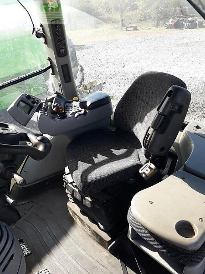 Farm tractor Challenger mt755a: picture 10