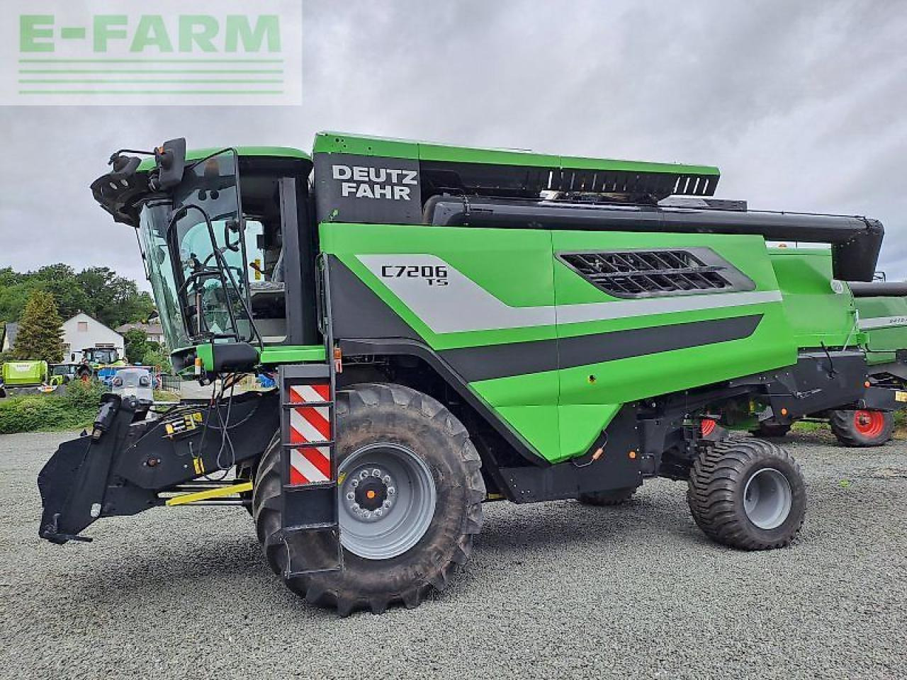 Deutz-Fahr c7206 ts - Combine harvester: picture 1 Deutz-Fahr c7206 ts - Combine harvester: picture 1