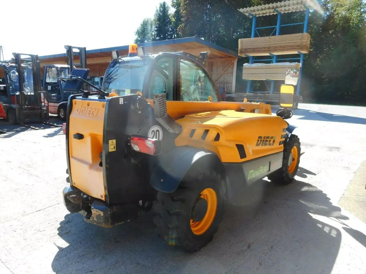 Dieci 26.6 mini agri ( 2,6t + 5,7m ) - Telescopic handler: picture 4 Dieci 26.6 mini agri ( 2,6t + 5,7m ) - Telescopic handler: picture 4