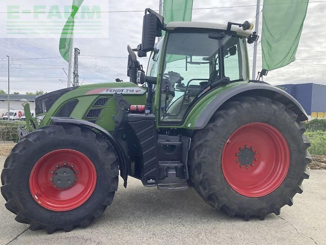 Fendt 718 vario s4 profi plus ProfiPlus - Farm tractor: picture 2 Fendt 718 vario s4 profi plus ProfiPlus - Farm tractor: picture 2