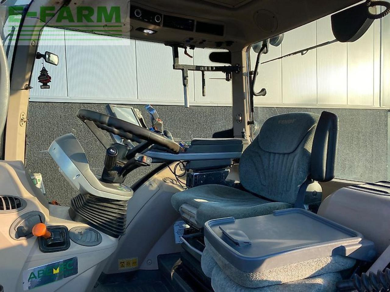 Farm tractor Fendt 720 profiplus: picture 10