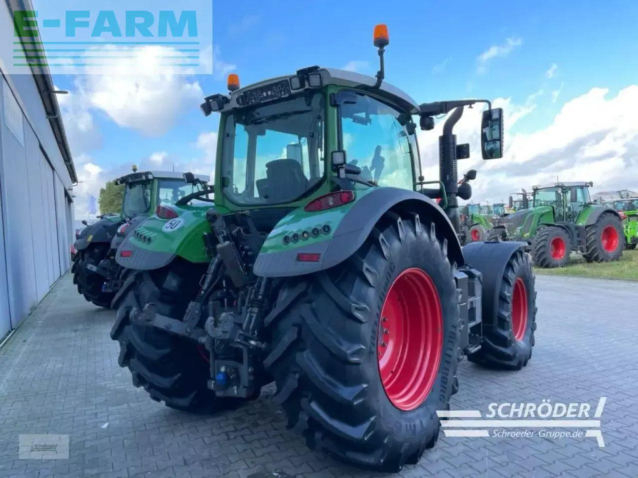 Fendt 724 s4 profi plus - Farm tractor: picture 3 Fendt 724 s4 profi plus - Farm tractor: picture 3