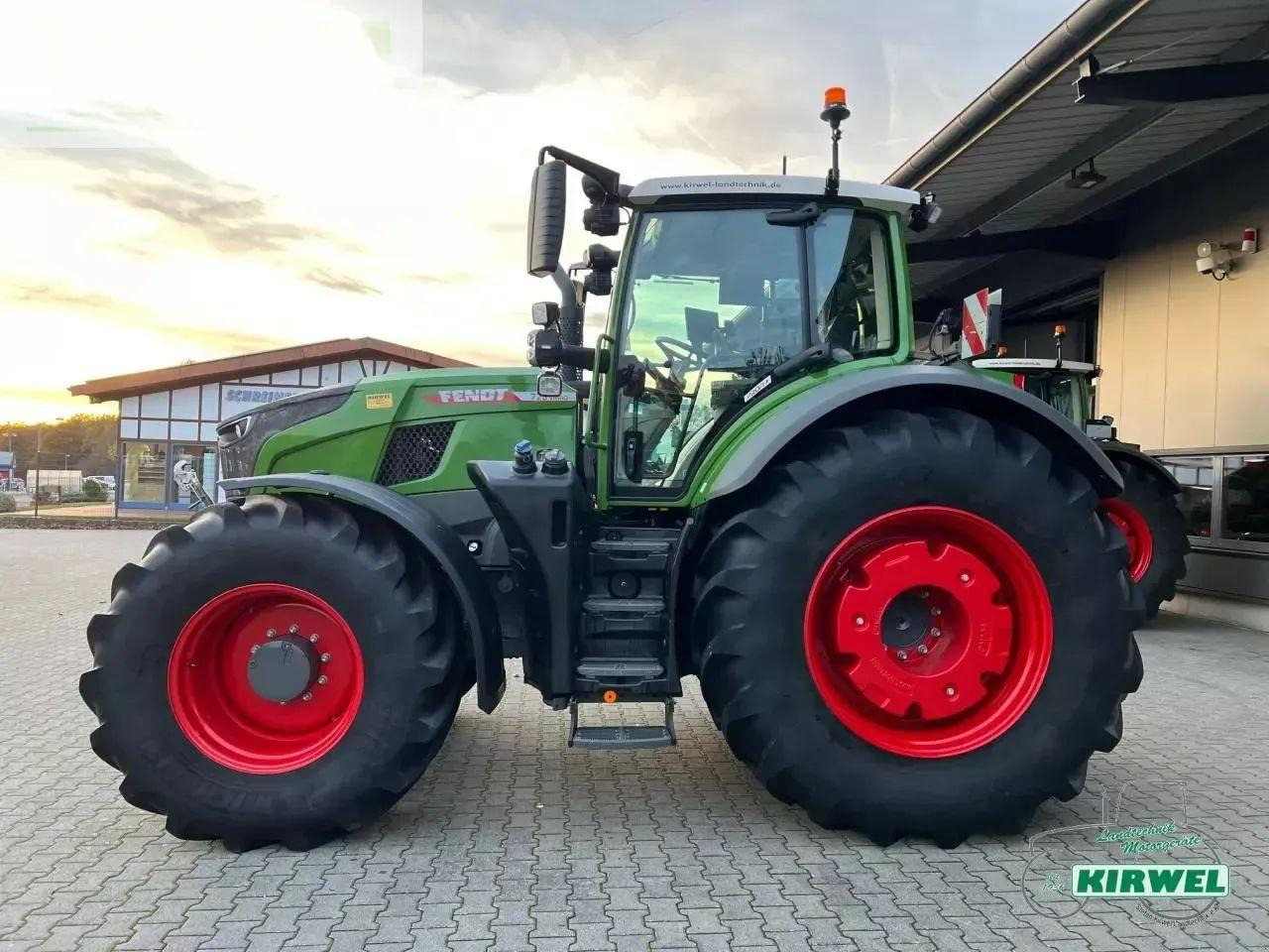 Fendt 728 vario gen7 - Farm tractor: picture 3 Fendt 728 vario gen7 - Farm tractor: picture 3