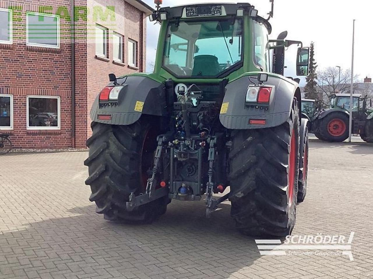 Fendt 824 s4 profi plus - Farm tractor: picture 2 Fendt 824 s4 profi plus - Farm tractor: picture 2