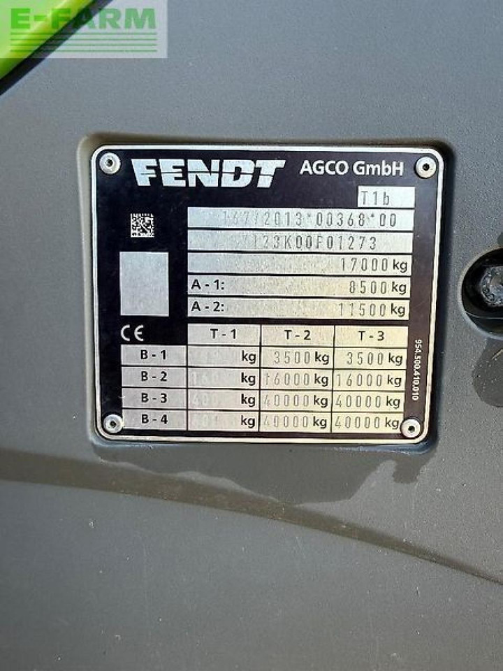 Farm tractor Fendt 939: picture 15