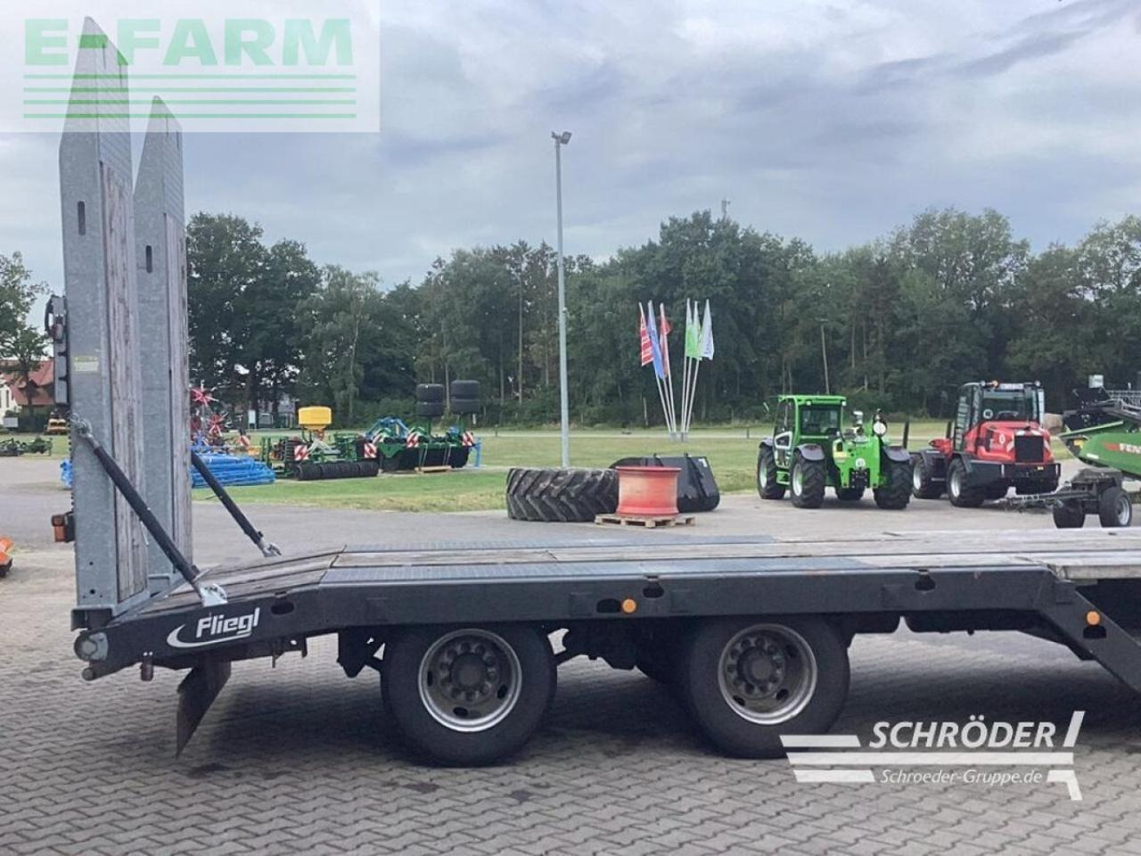 Fliegl dtl 300 p -tieflader - Low loader trailer: picture 4 Fliegl dtl 300 p -tieflader - Low loader trailer: picture 4
