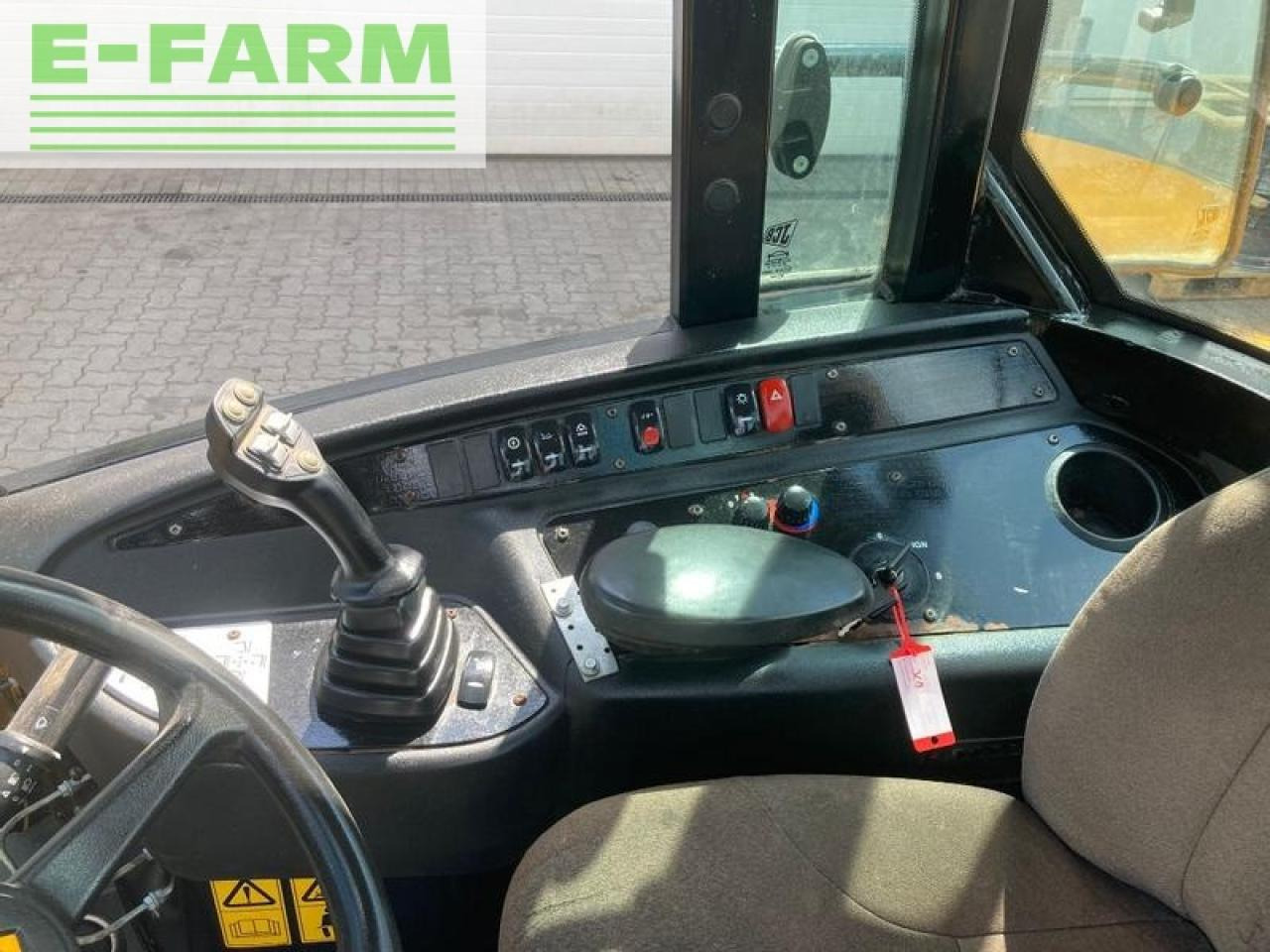 Mini excavator JCB tm220t4a: picture 13