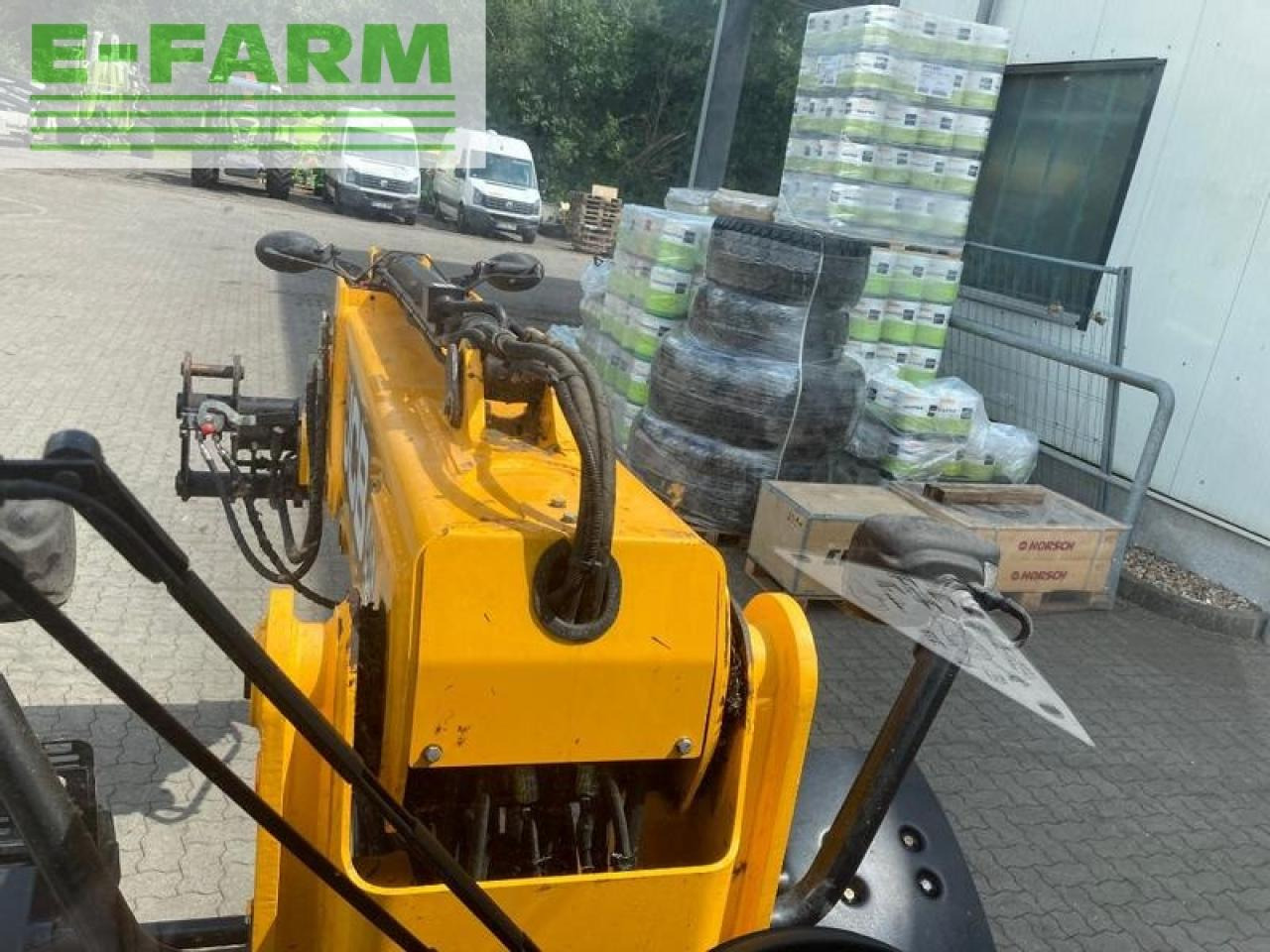 Mini excavator JCB tm220t4a: picture 9