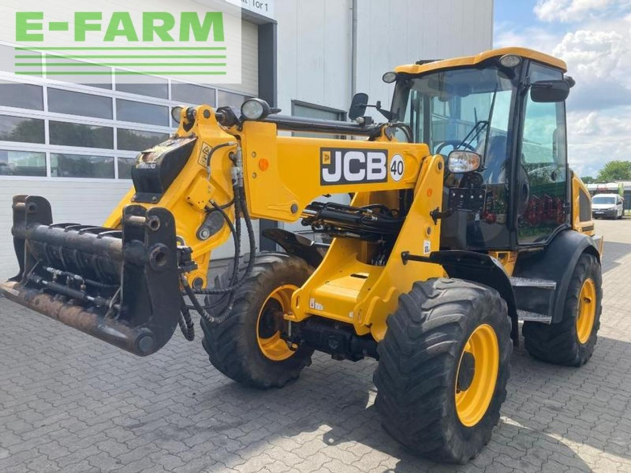 JCB tm220t4a - Mini excavator: picture 2 JCB tm220t4a - Mini excavator: picture 2