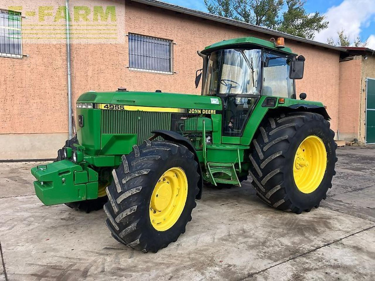 John Deere 4955 - Farm tractor: picture 1 John Deere 4955 - Farm tractor: picture 1