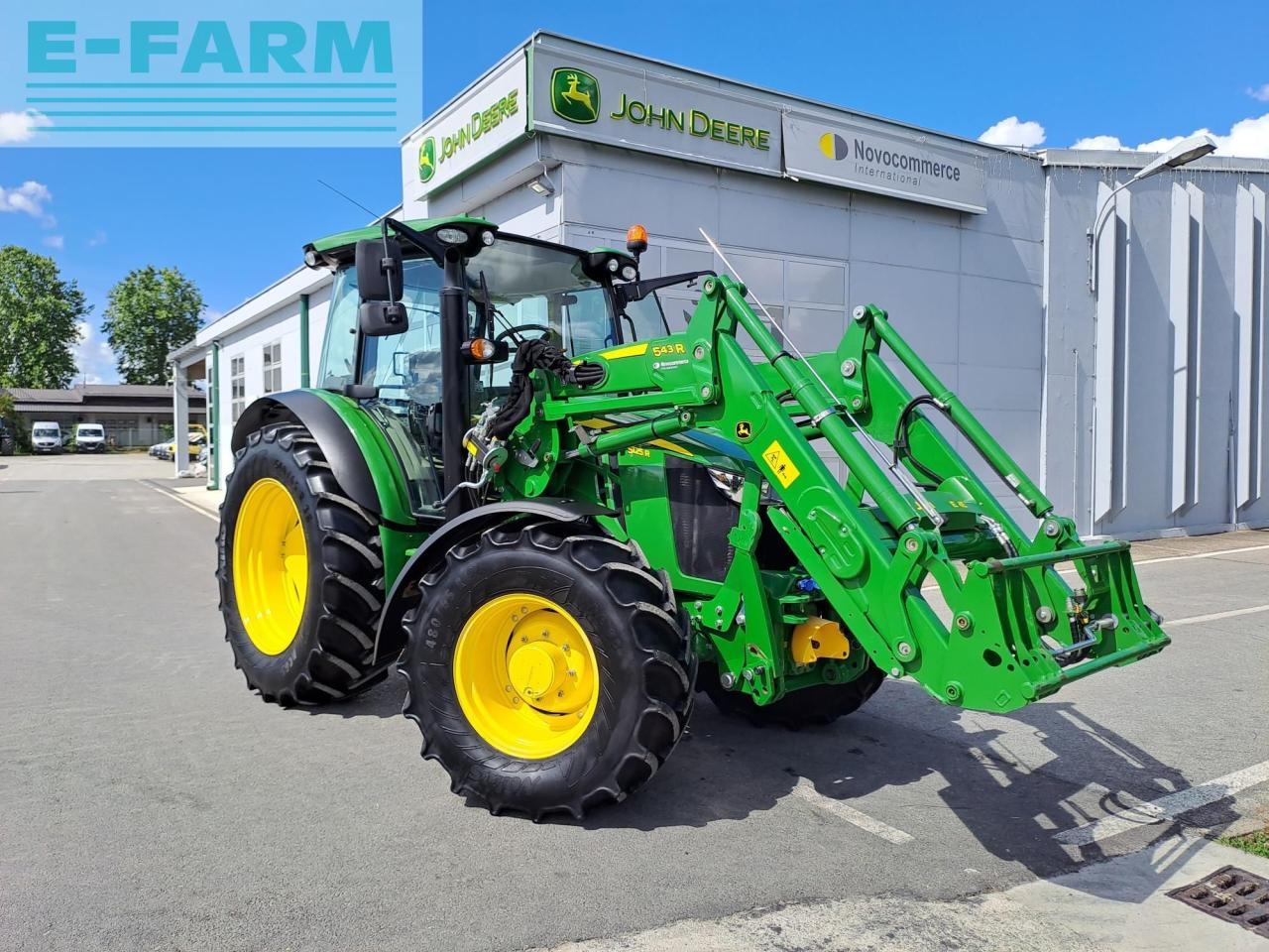 John Deere 5125R - Farm tractor: picture 1 John Deere 5125R - Farm tractor: picture 1