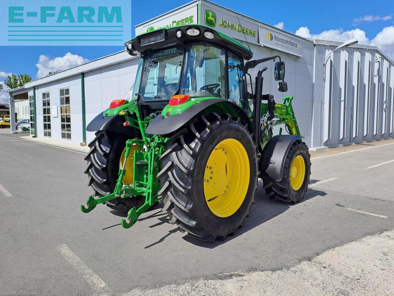 John Deere 5125R - Farm tractor: picture 4 John Deere 5125R - Farm tractor: picture 4