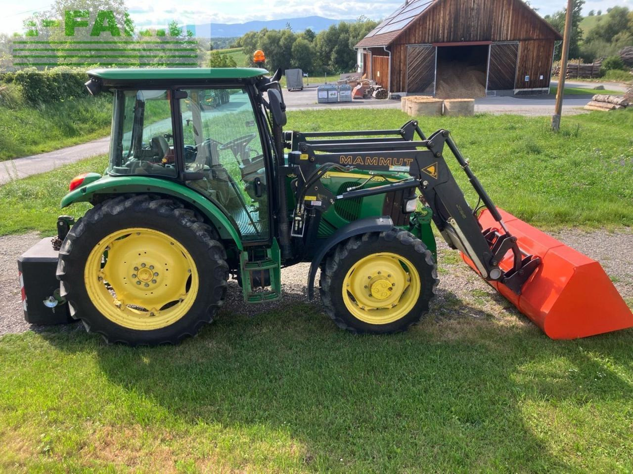 John Deere 5820 - Farm tractor: picture 5 John Deere 5820 - Farm tractor: picture 5