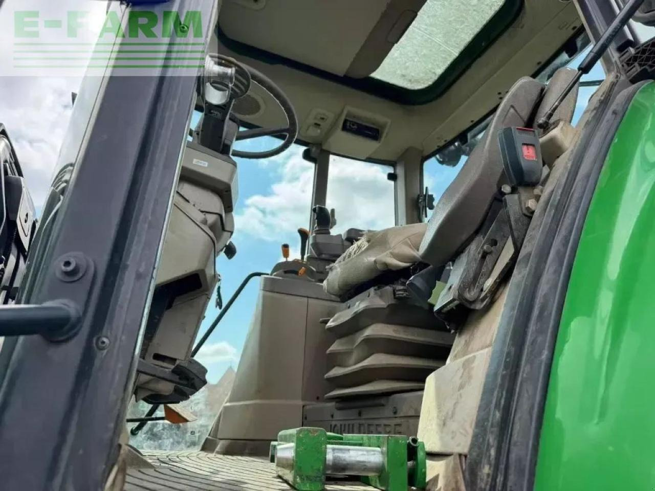 Farm tractor John Deere 6110 m command quad: picture 7