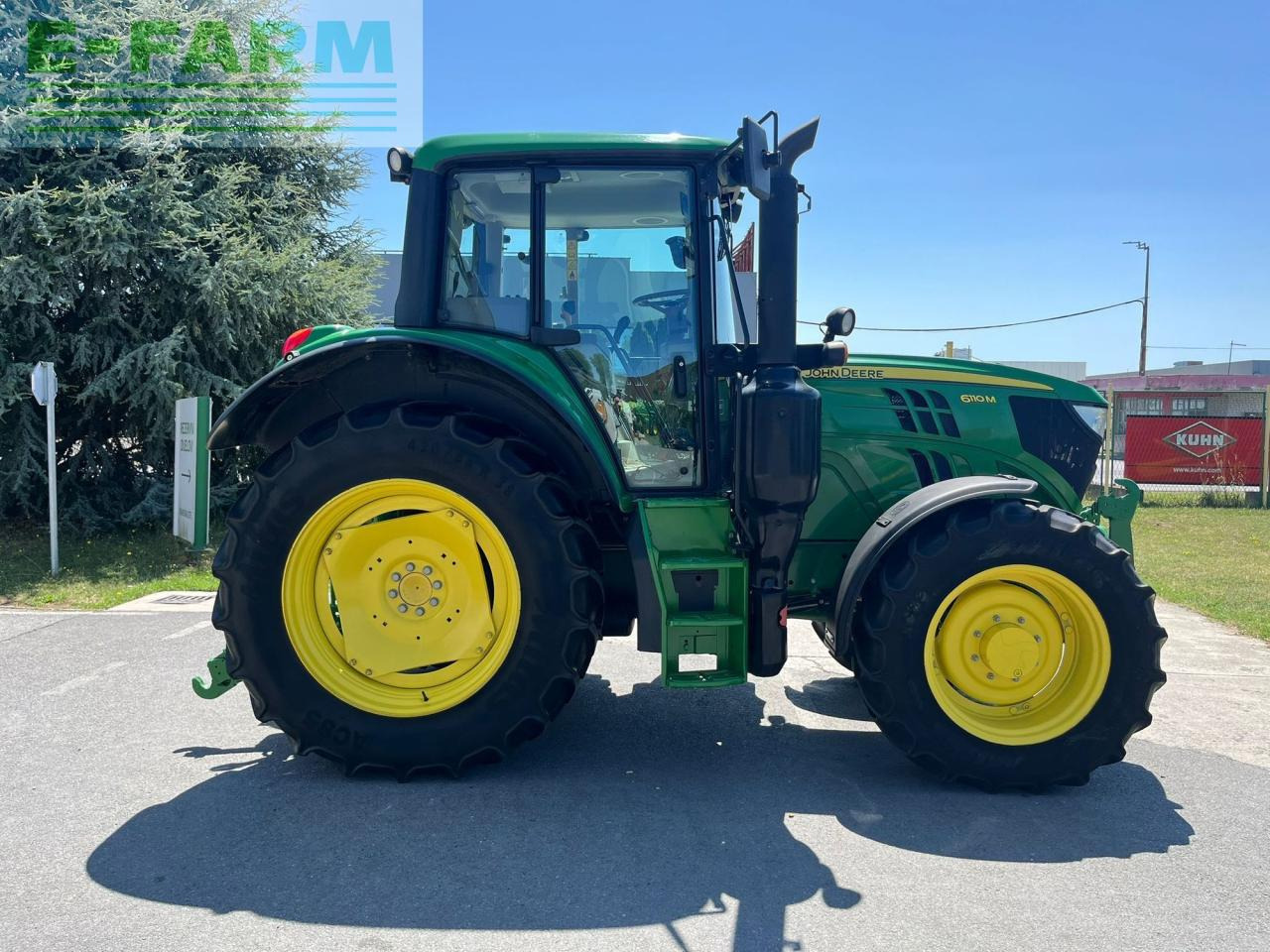 John Deere 6110M - Farm tractor: picture 5 John Deere 6110M - Farm tractor: picture 5