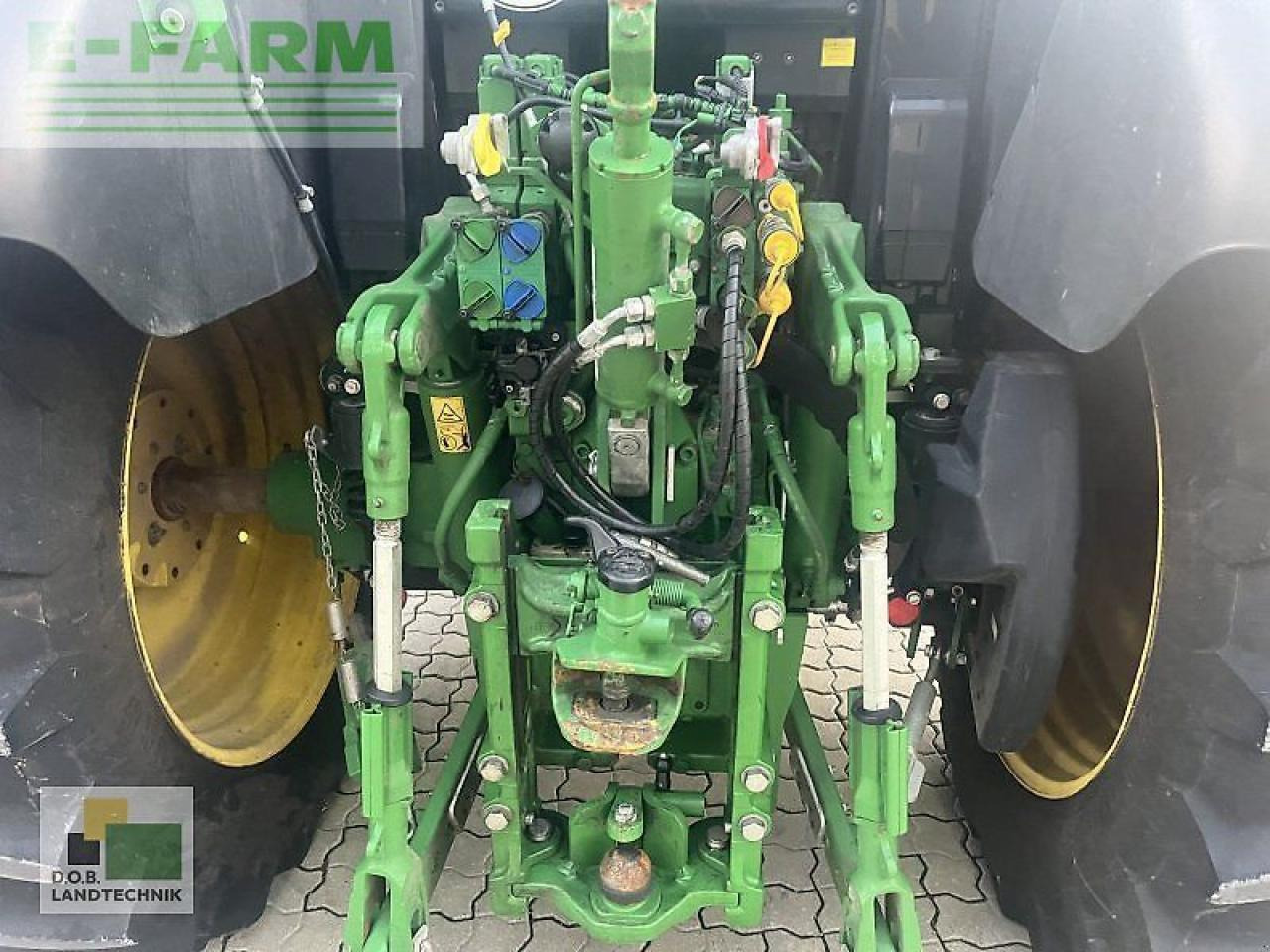 John Deere 6110m - Farm tractor: picture 5 John Deere 6110m - Farm tractor: picture 5
