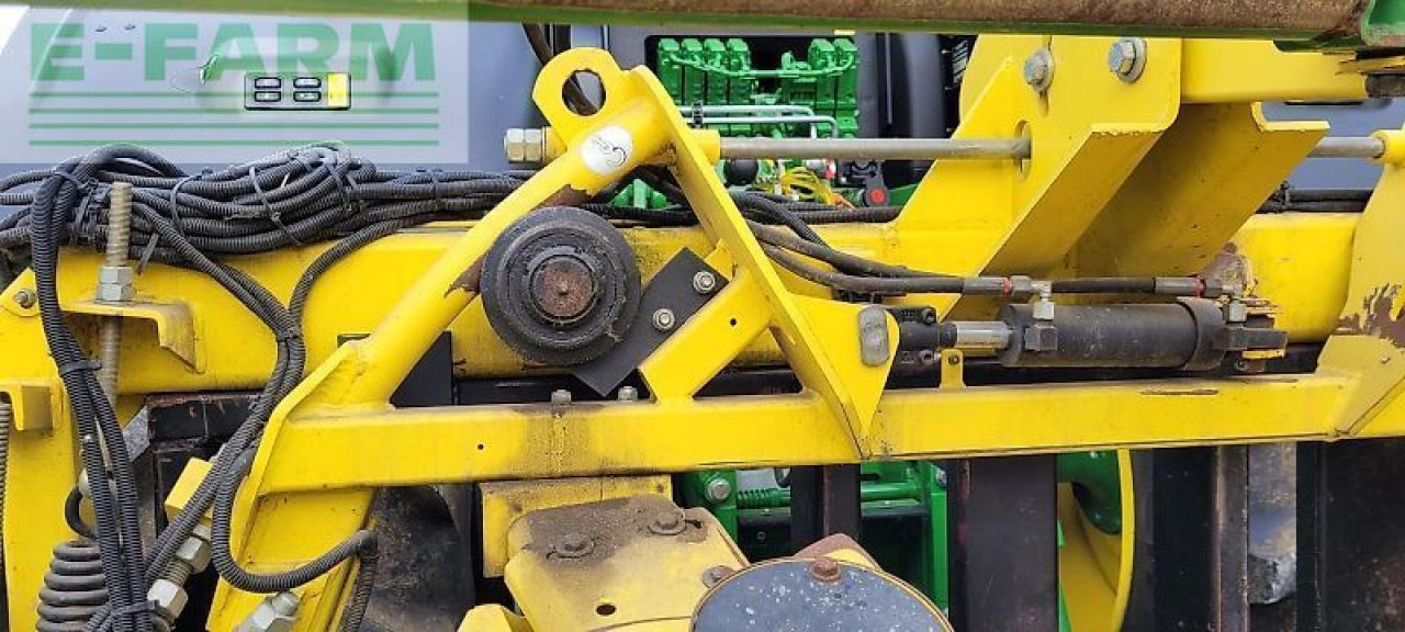 John Deere 6120m - Farm tractor: picture 5 John Deere 6120m - Farm tractor: picture 5