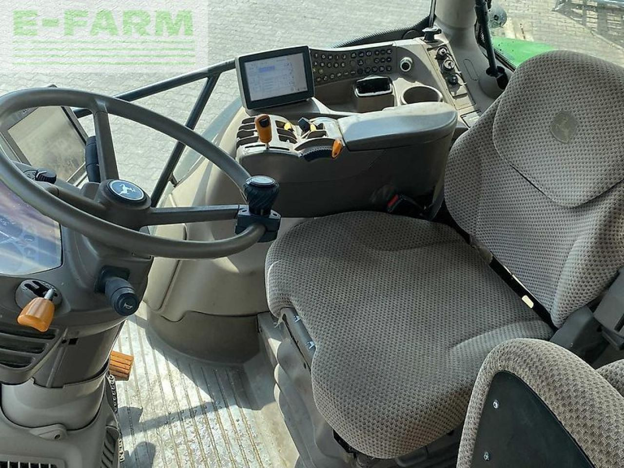 Farm tractor John Deere 6140r: picture 7