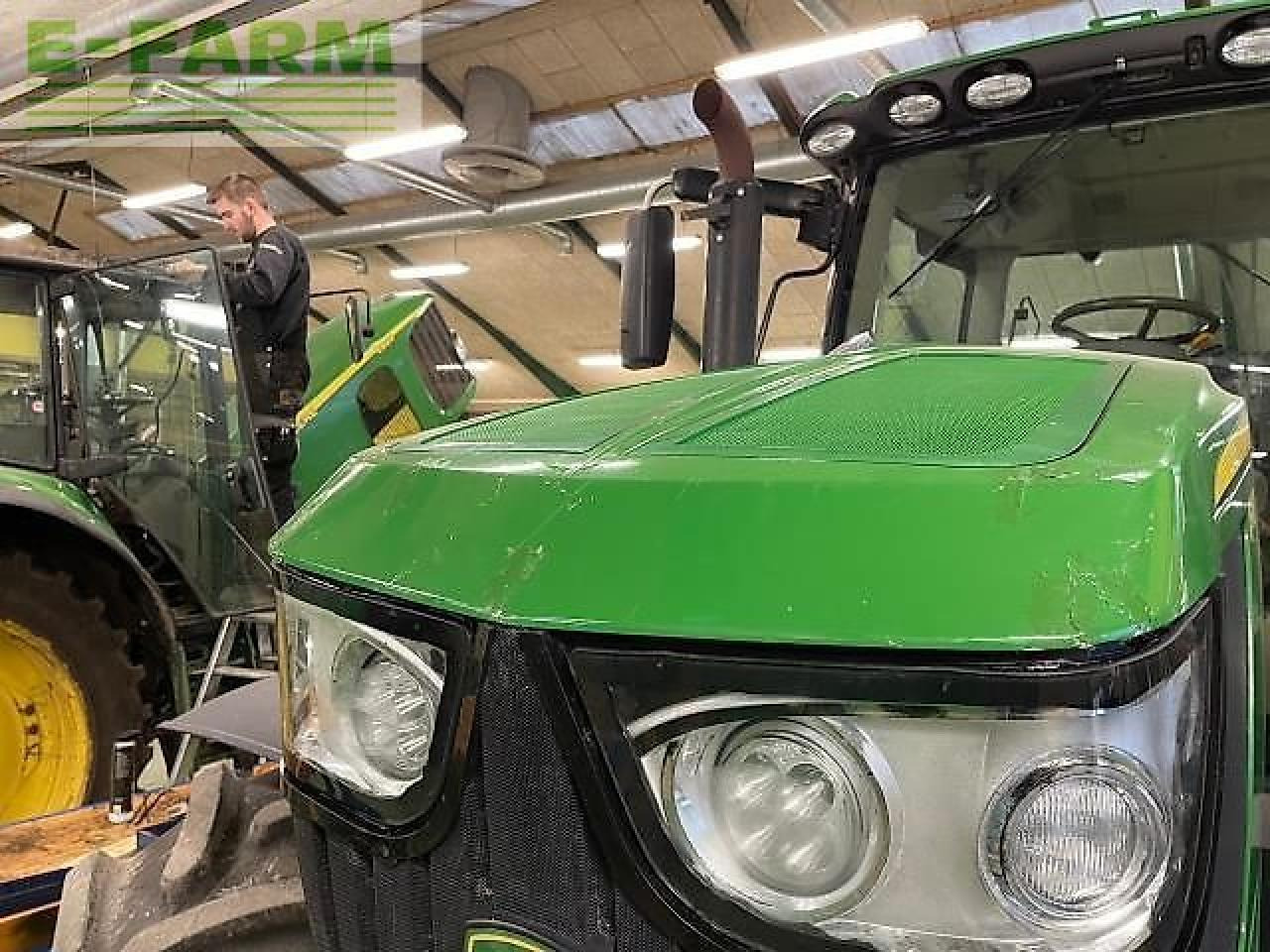 Farm tractor John Deere 6175r: picture 6