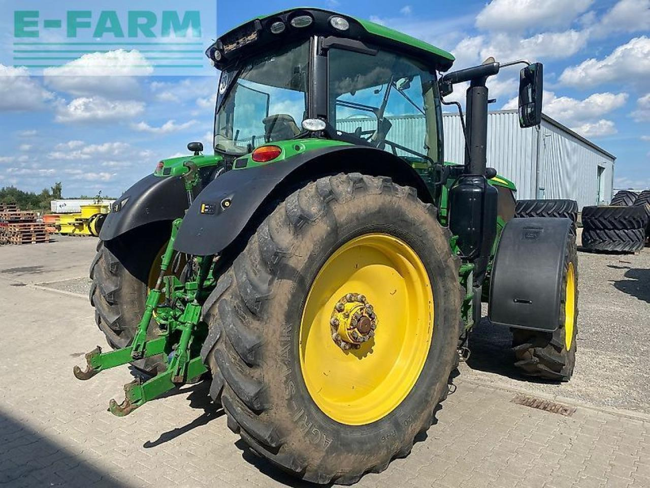 John Deere 6215r - Farm tractor: picture 3 John Deere 6215r - Farm tractor: picture 3