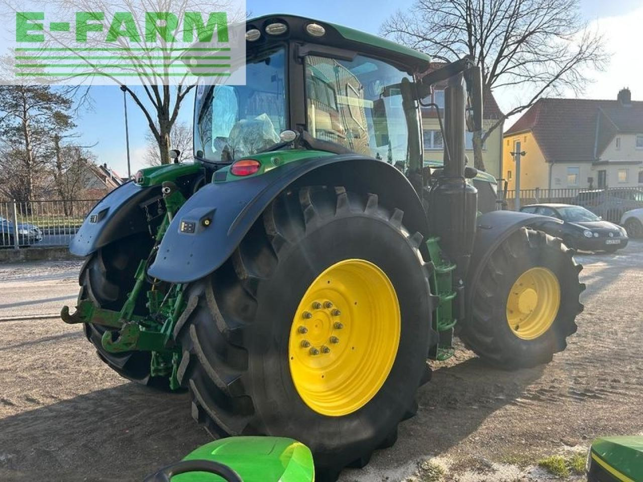 John Deere 6215r - Farm tractor: picture 4 John Deere 6215r - Farm tractor: picture 4