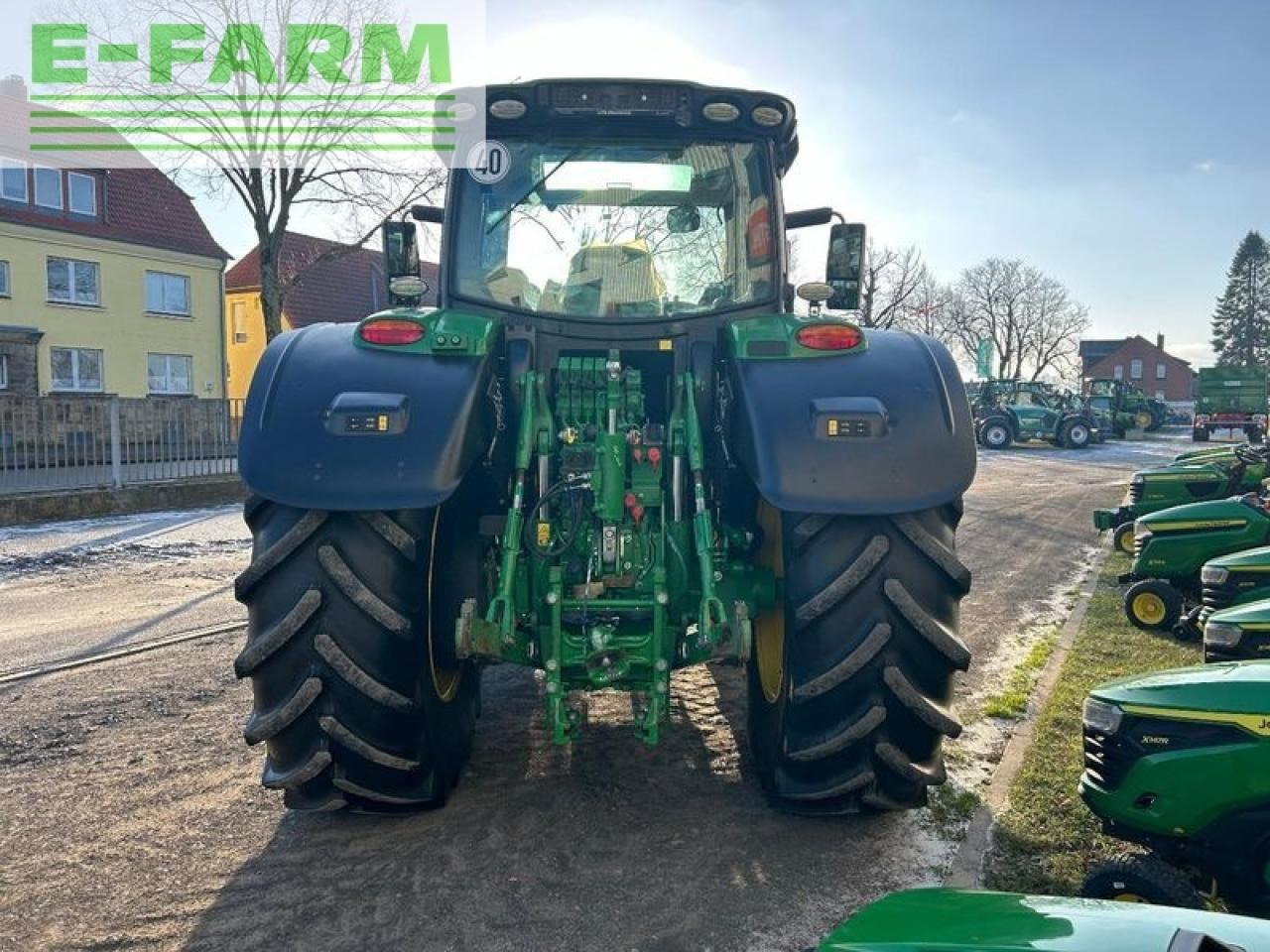 John Deere 6215r - Farm tractor: picture 5 John Deere 6215r - Farm tractor: picture 5