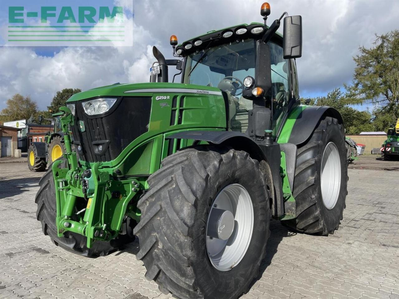 John Deere 6250r - Farm tractor: picture 1 John Deere 6250r - Farm tractor: picture 1