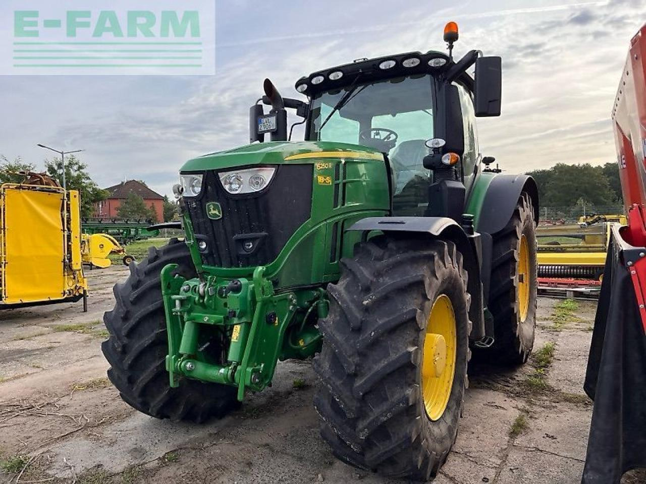 John Deere 6250r - Farm tractor: picture 1 John Deere 6250r - Farm tractor: picture 1
