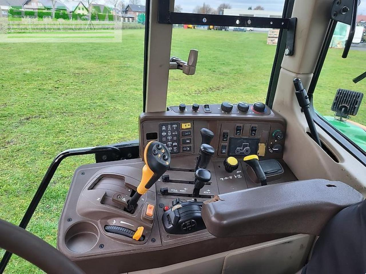 Farm tractor John Deere 6920: picture 10 Farm tractor John Deere 6920: picture 10