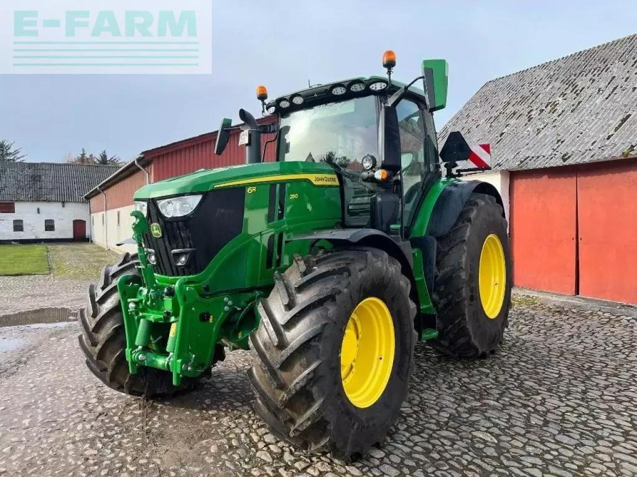 John Deere 6r 250 - Farm tractor: picture 2 John Deere 6r 250 - Farm tractor: picture 2