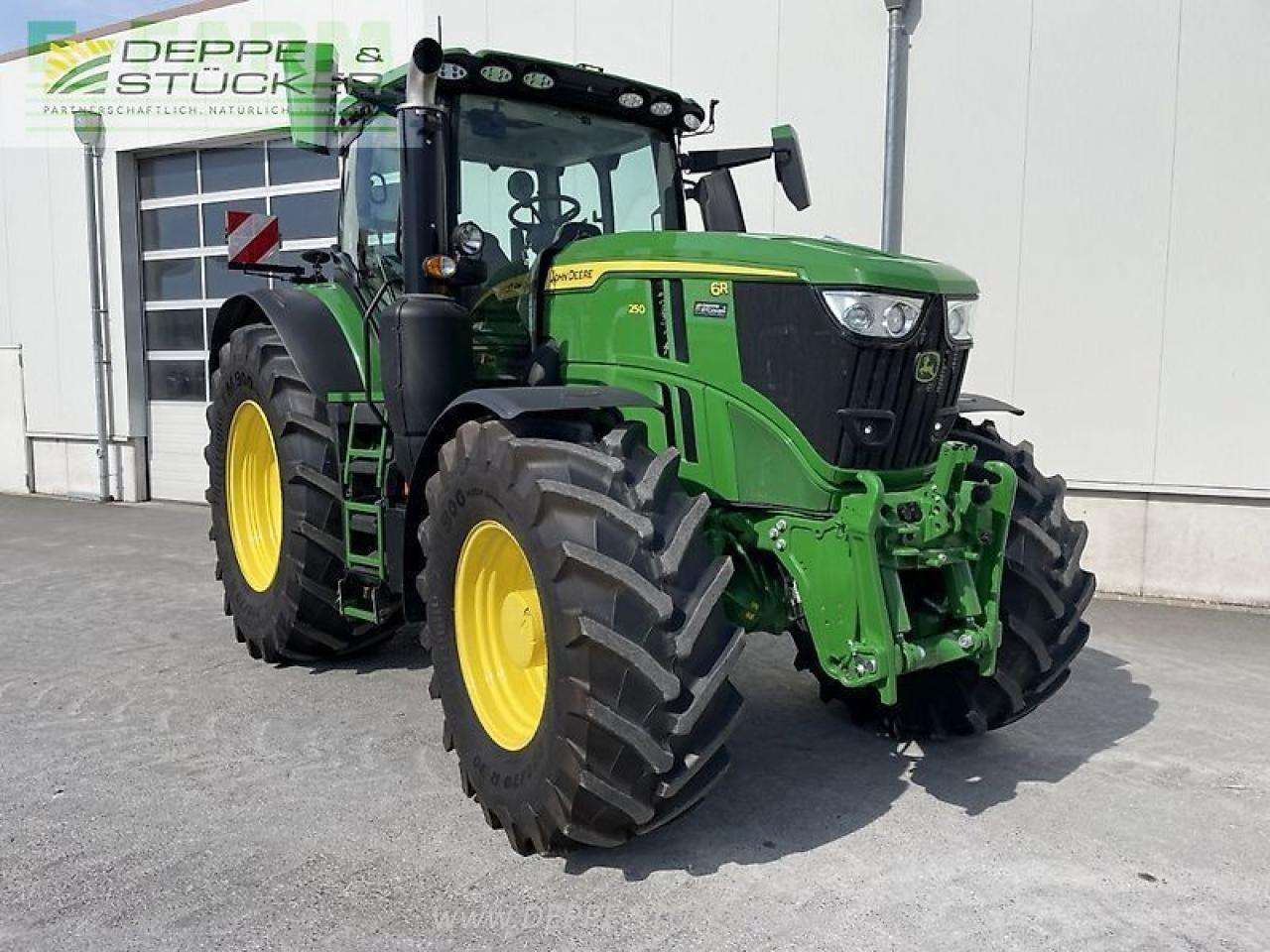 John Deere 6r 250 - Farm tractor: picture 5 John Deere 6r 250 - Farm tractor: picture 5