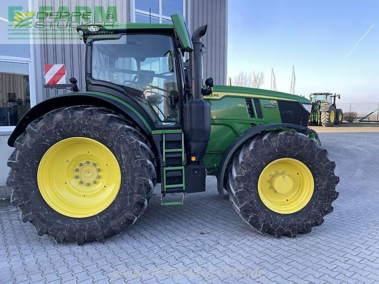 John Deere 6r 250 - Farm tractor: picture 3 John Deere 6r 250 - Farm tractor: picture 3