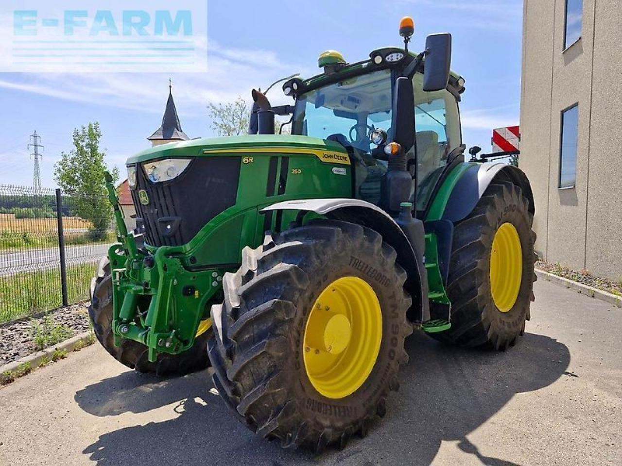 John Deere 6r 250 - Farm tractor: picture 2 John Deere 6r 250 - Farm tractor: picture 2