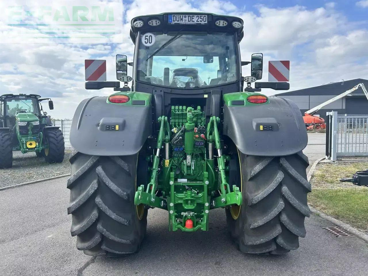 John Deere 6r 250 - Farm tractor: picture 5 John Deere 6r 250 - Farm tractor: picture 5