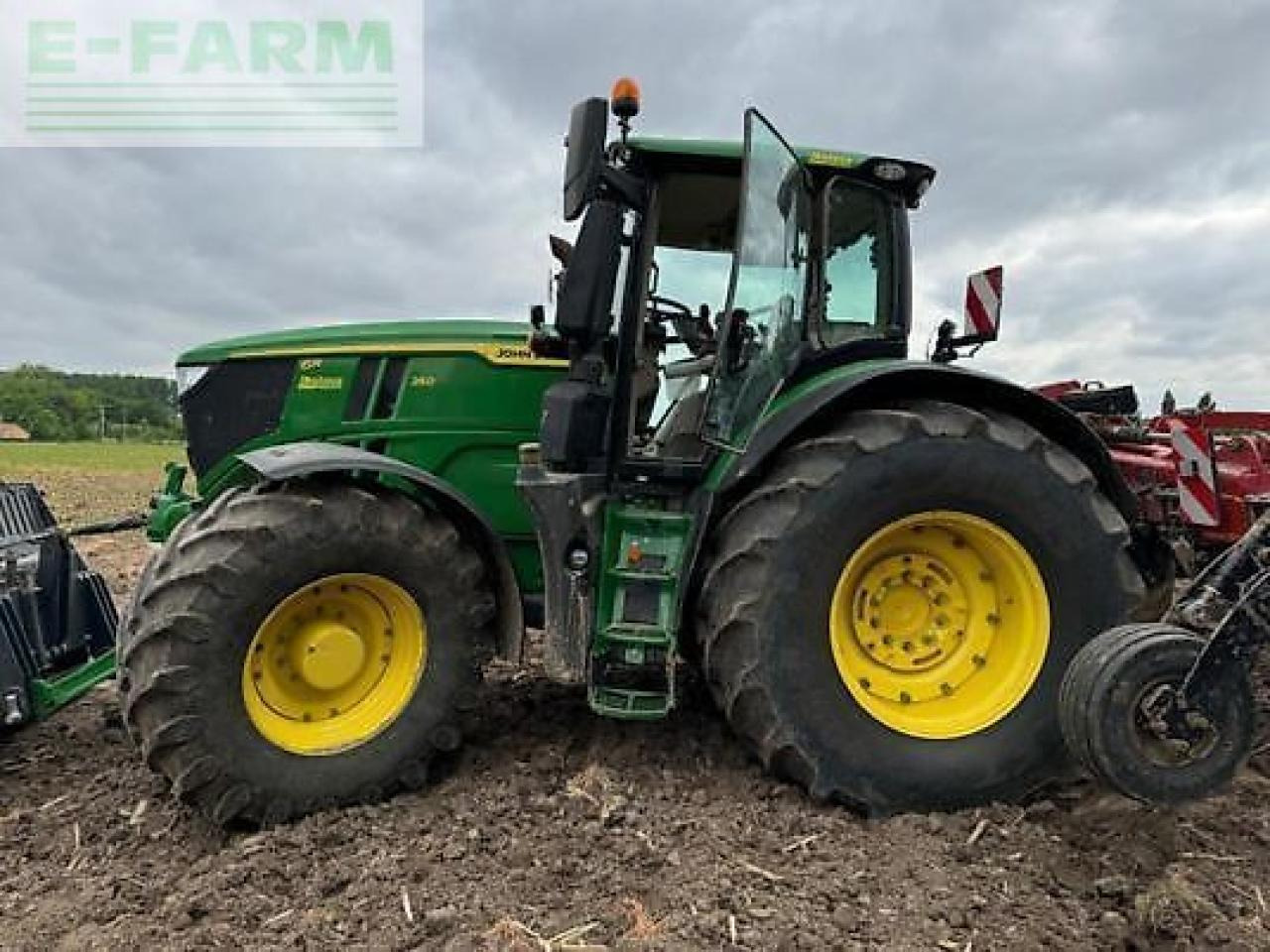 John Deere 6r250 - Farm tractor: picture 2 John Deere 6r250 - Farm tractor: picture 2