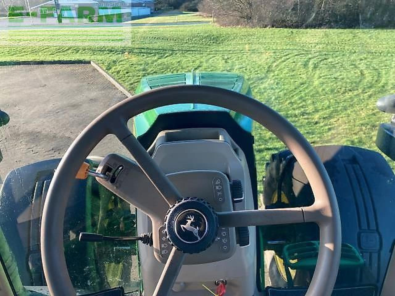 Farm tractor John Deere 7230r: picture 10