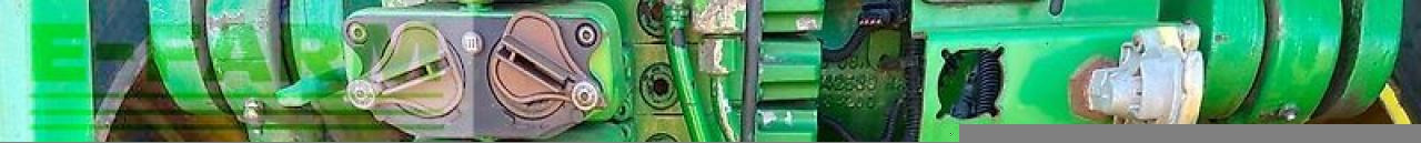 Farm tractor John Deere 7230r: picture 24