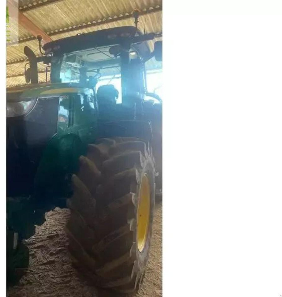 John Deere 7230r - Farm tractor: picture 1 John Deere 7230r - Farm tractor: picture 1