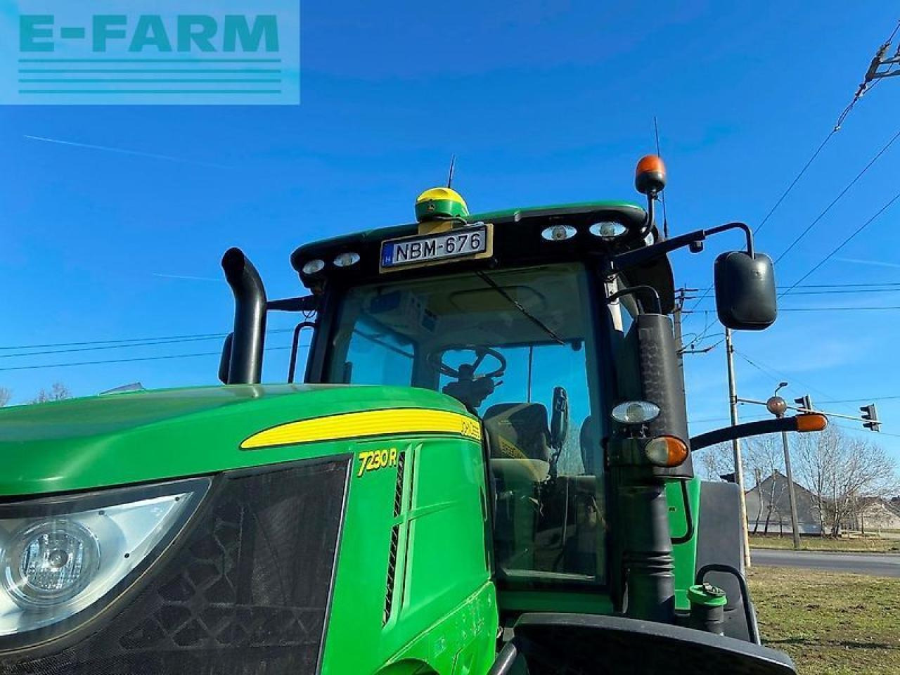 Farm tractor John Deere 7230r: picture 11