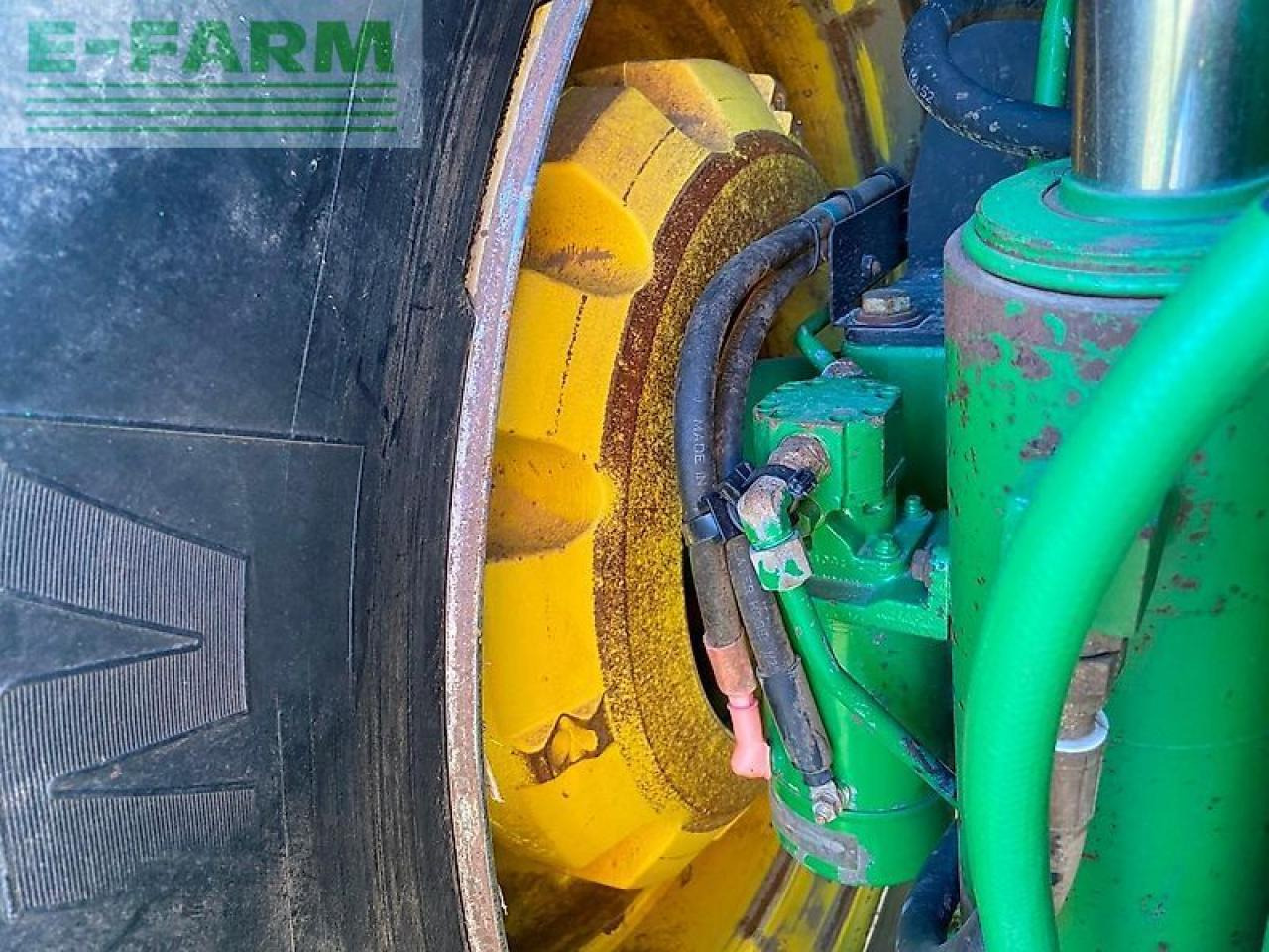 Farm tractor John Deere 7230r: picture 22