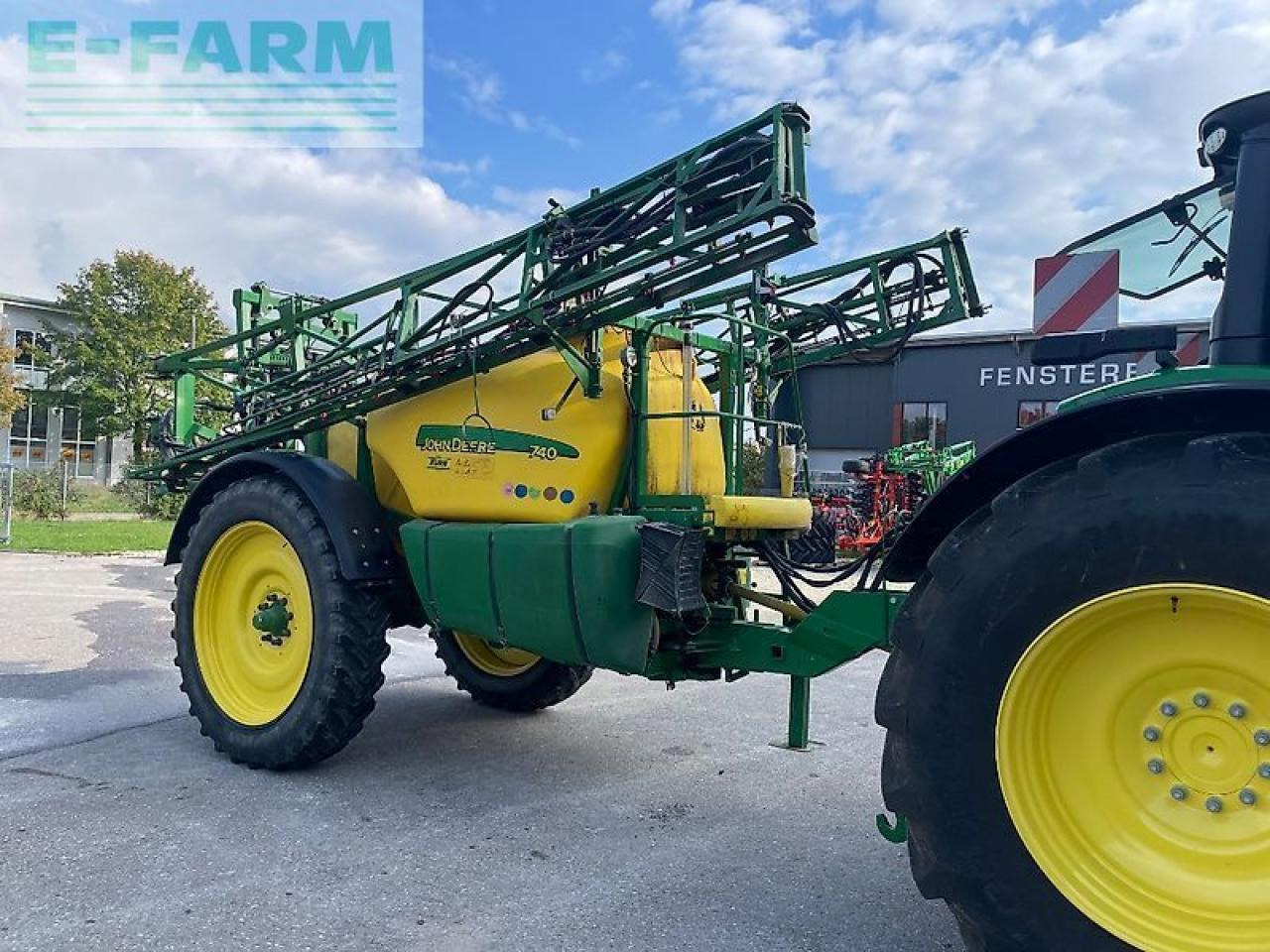 John Deere 740 - Trailed sprayer: picture 1 John Deere 740 - Trailed sprayer: picture 1