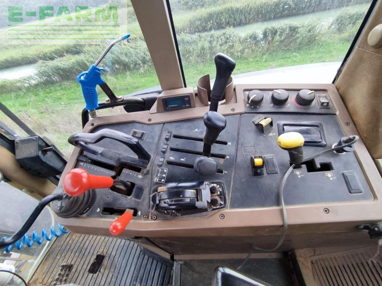 John Deere 7810 - Farm tractor: picture 2 John Deere 7810 - Farm tractor: picture 2