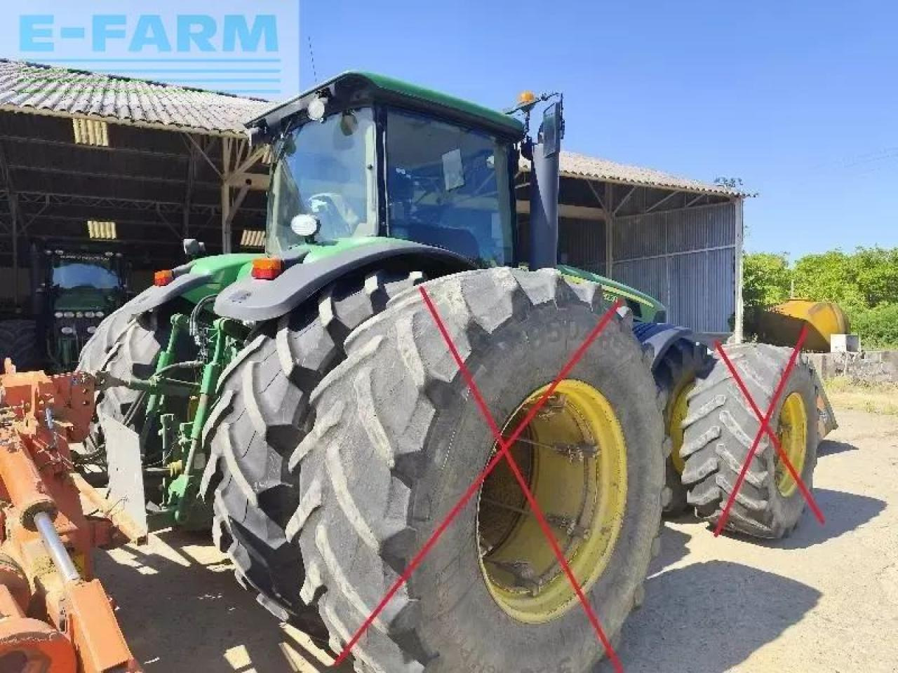 John Deere 8230 - Farm tractor: picture 3 John Deere 8230 - Farm tractor: picture 3