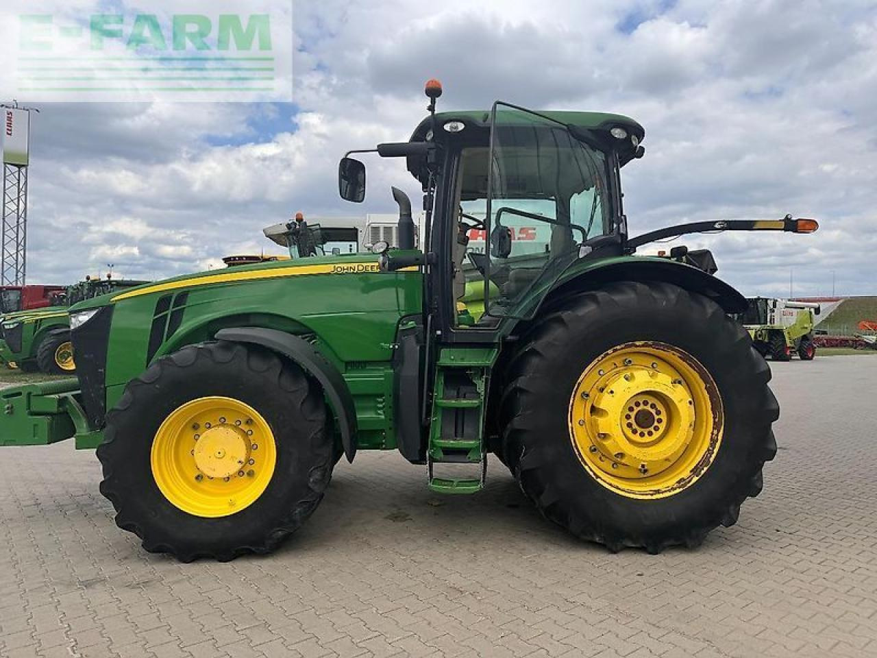 John Deere 8270r - Farm tractor: picture 4 John Deere 8270r - Farm tractor: picture 4